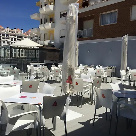 בית הארחה Granada Holidays סאו מרטיניו דו פורטו